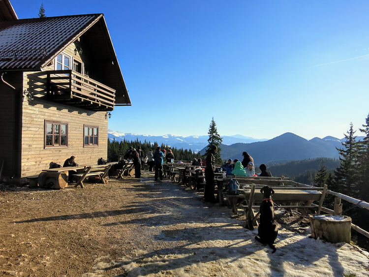 Romania: easy hike near Brasov: From Zarnesti to Cabana Curmatura, Piatra Craiului Mountains