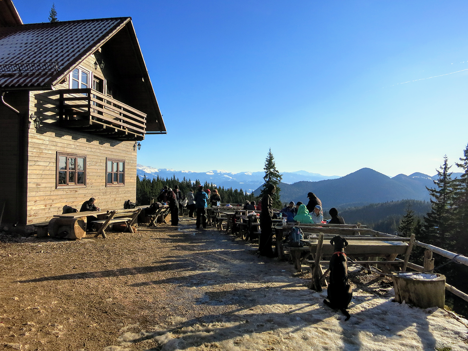 Romania: easy hike near Brasov: From Zarnesti to Cabana Curmatura, Piatra Craiului Mountains